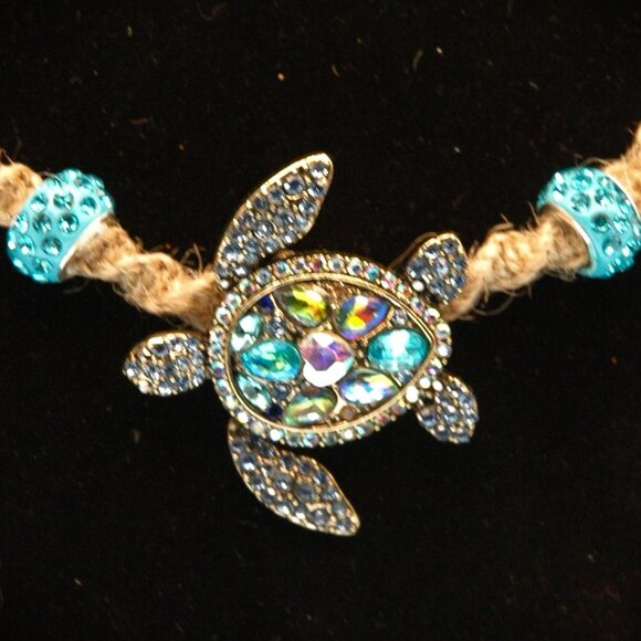 Beautiful Sea Life Combo Set of 3 Necklaces & Broach/Pin On Handmade Hemp Chains - Picture 7 of 15